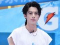 王鹤棣爆料女友视频,甜蜜视频引网友热议